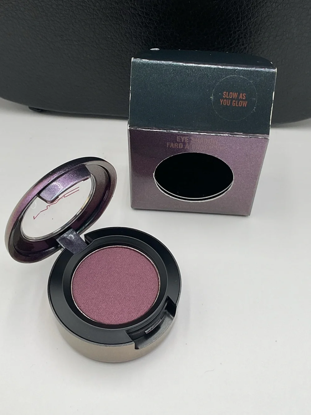 MAC Cosmetics Frost Eyeshadow in Slow As You Glow - BNIB, LE & Discontinued
